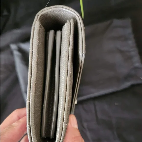 Sold Ysl Portefeuille Famme (174Y7) Mo
Grey Metallasse Flap Wallet. - Picture 13 of 16